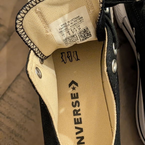 Converse Women's Black Low-Top Sneakers - Picture 13 of 14